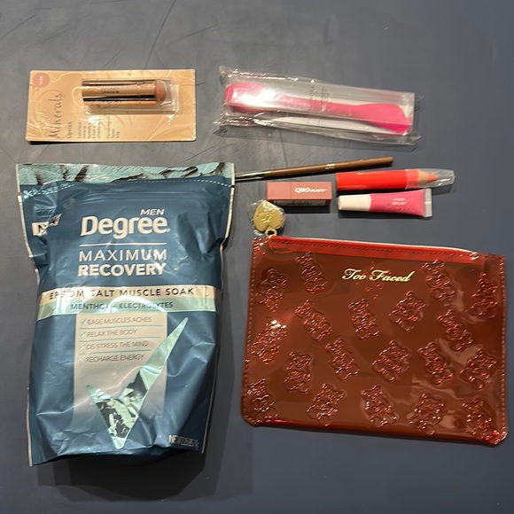 BEAUTY BAG - QUO/TWOFACED/SEPHORA - Picture 1 of 11
